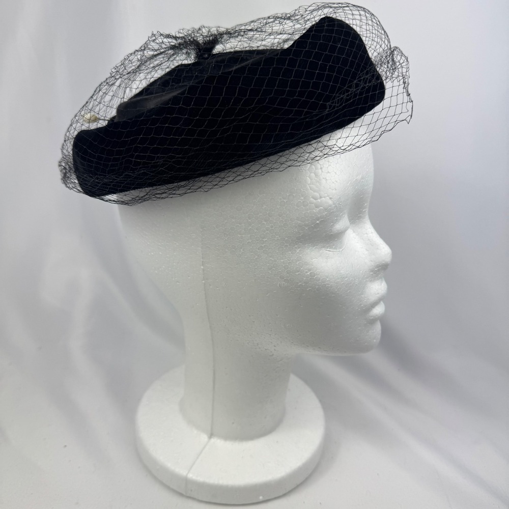 Vintage 1950s Black Velvet Pillbox Style Hat Veil Netting Satin Band Hat Pin